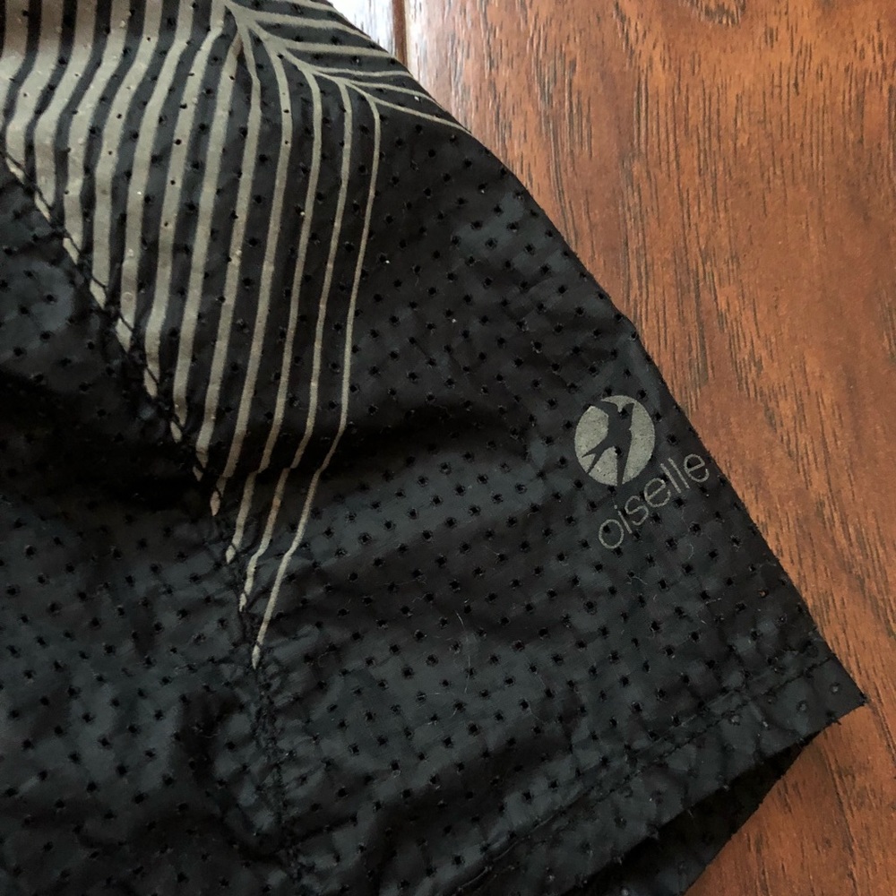 SOLD ** Oiselle hole punch distance shorts - Picture 2 of 3